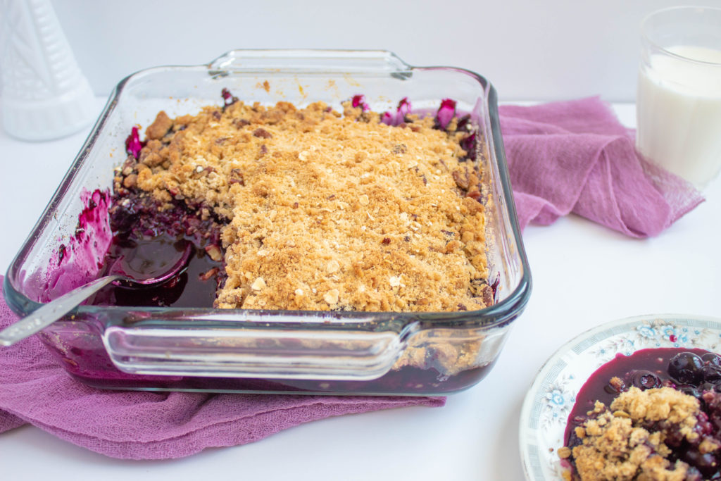 blueberry crisp with oats