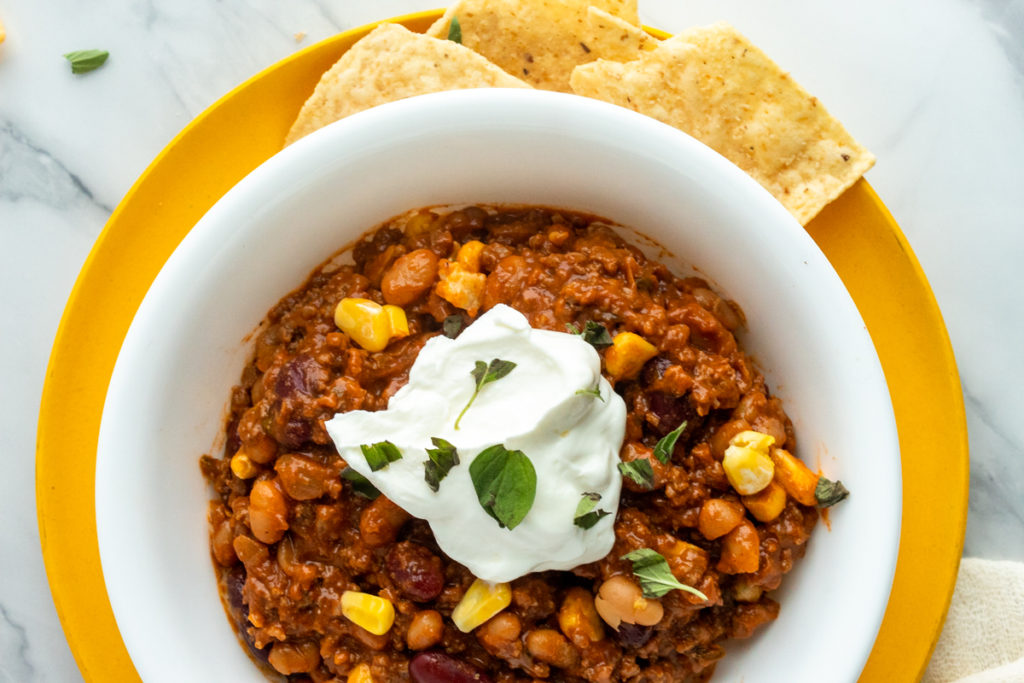 slow cooker chilli in bowl overhead shot